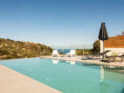 PoolOfHouse