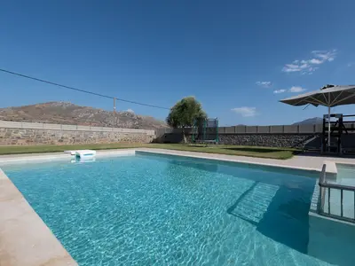 PoolOfHouse