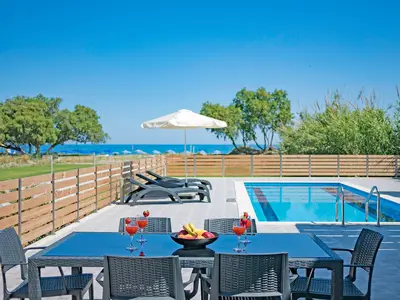 PoolOfHouse