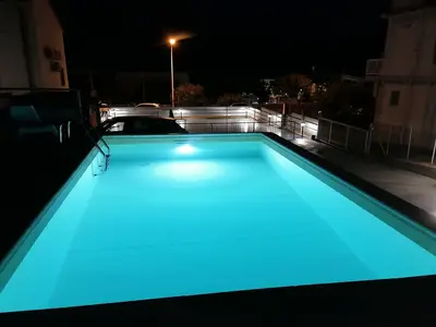 PoolOfHouse