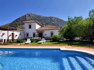 PoolOfHouse