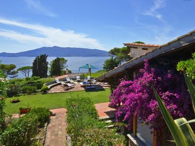 Der Garten und der Panoramablick auf das Meer und den Argentario