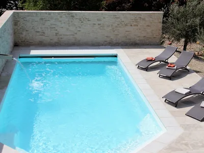 PoolOfHouse