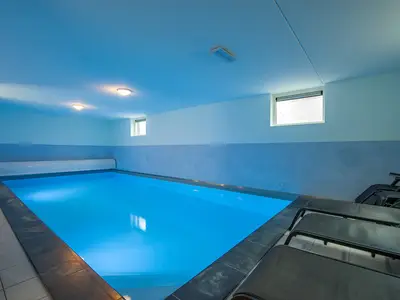 PoolOfHouse