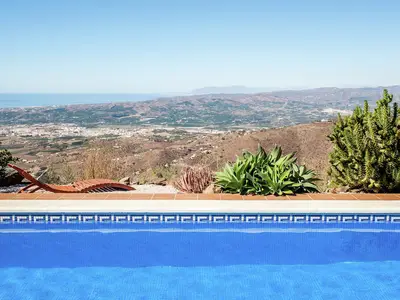 PoolOfHouse