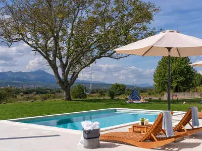 NEUE Villa Providenca mit 2 Schlafzimmern und privatem Pool