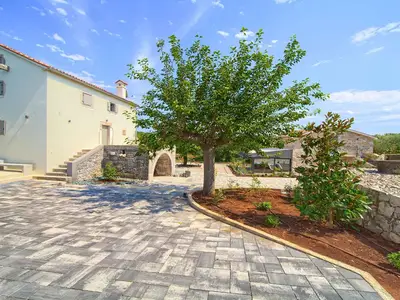 Villa für 6 Personen (432 m²) in Bajčići 5/10