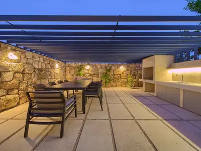 Villa für 6 Personen (432 m²) in Bajčići 4/10