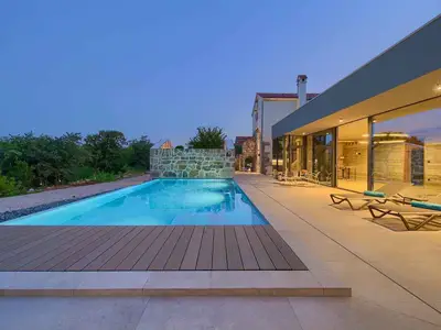 Villa für 12 Personen (420 m²) in Bajčići 2/10