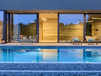 Villa für 12 Personen (420 m²) in Bajčići 3/10