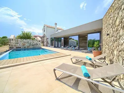 Villa für 12 Personen (420 m²) in Bajčići 5/10