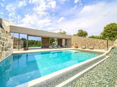 Villa für 6 Personen (318 m²) in Bajčići 7/10