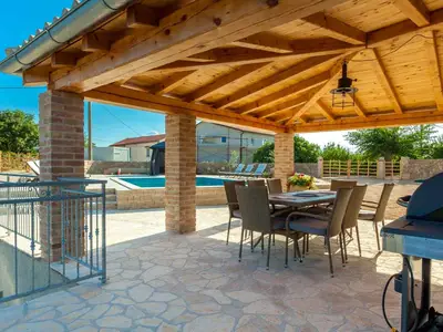 Villa für 8 Personen (160 m²) in Bajčići 9/10