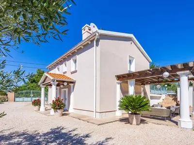 Villa für 6 Personen (90 m²) in Bajčići 7/10