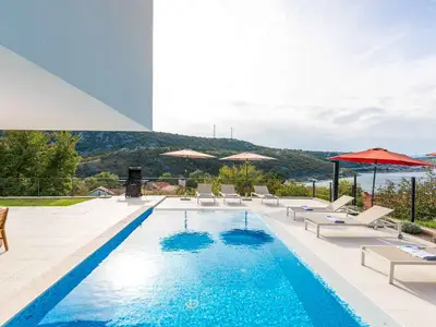 Villa für 12 Personen (313 m²) in Bakarac 3/10