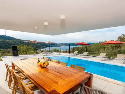 Villa für 12 Personen (313 m²) in Bakarac 5/10