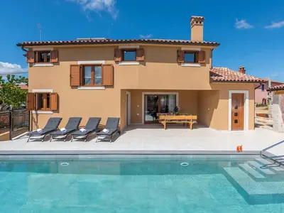 Villa für 8 Personen (280 m²) in Baldaši 5/10