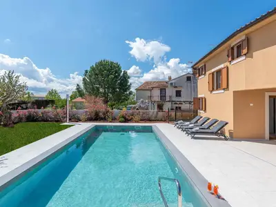 Villa für 8 Personen (280 m²) in Baldaši 6/10