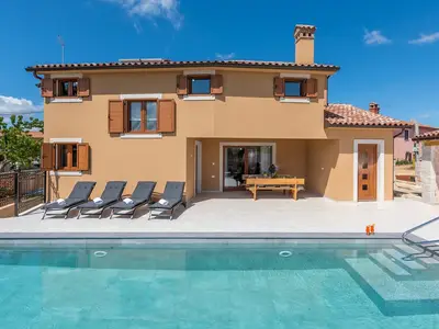 Villa für 8 Personen (280 m²) in Baldaši 2/10