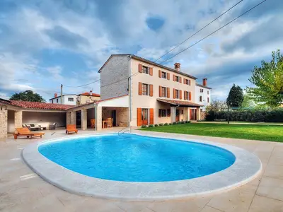 Villa für 10 Personen (400 m²) in Bale 2/10