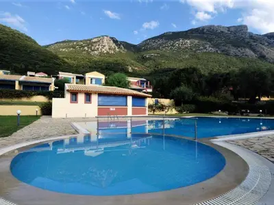 PoolOfHouse