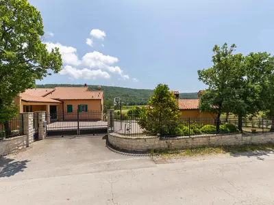 Villa für 8 Personen (157 m²) in Bartići 3/10