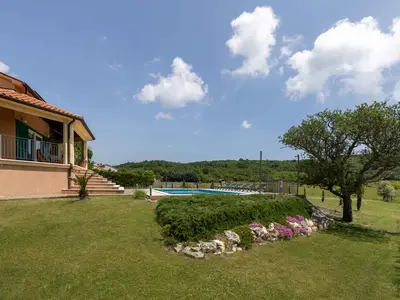 Villa für 8 Personen (157 m²) in Bartići 1/10