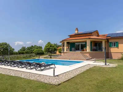 Villa für 8 Personen (157 m²) in Bartići 6/10