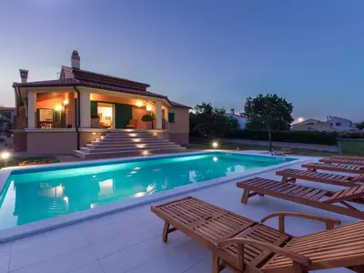 Villa für 8 Personen (157 m²) in Bartići 6/10