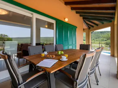 Villa für 8 Personen (157 m²) in Bartići 2/10