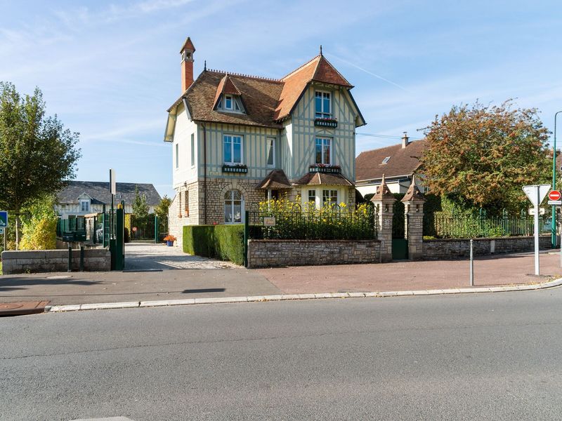 19344246-Villa-10-Bayeux-800x600-0