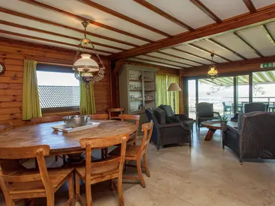 DiningRoom