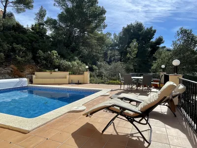 PoolOfHouse