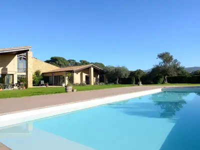 PoolOfHouse