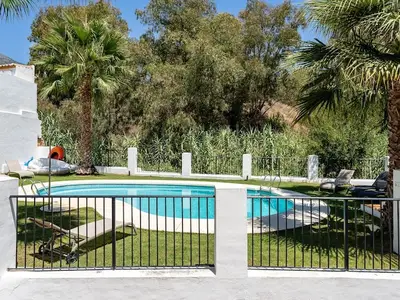 PoolOfHouse