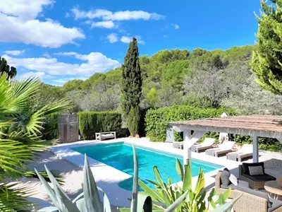 PoolOfHouse
