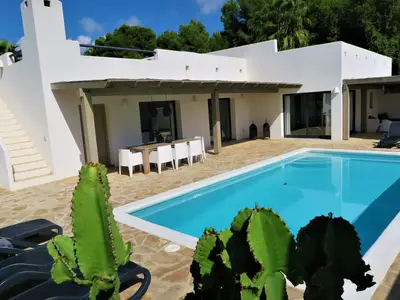 PoolOfHouse