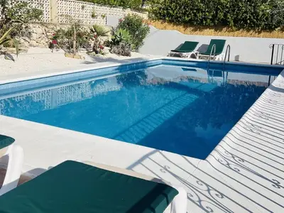 PoolOfHouse