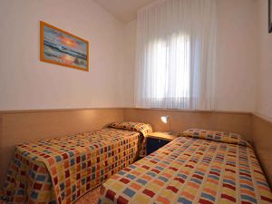 23768590-Villa-6-Bibione-300x225-2