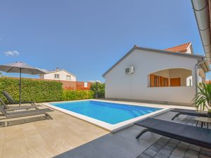 Villa für 6 Personen (140 m&sup2;) in Biograd Na Moru