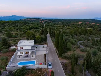 Villa für 6 Personen (120 m²) in Bogomolje 3/10