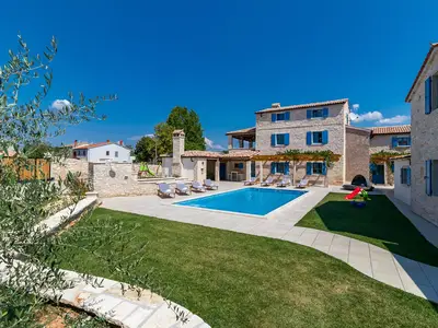 Villa für 20 Personen (500 m²) in Bokordići 4/10