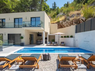Casa Vita mit Meerblick, Billard und beheiztem Pool
