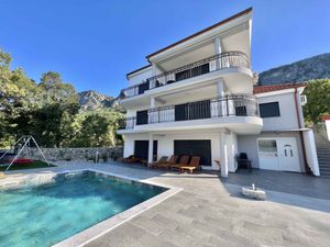 Villa für 18 Personen (300 m&sup2;) in Bribir