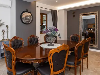 DiningRoom
