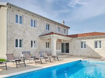 Villa für 8 Personen (166 m²) in Brtonigla 2/10