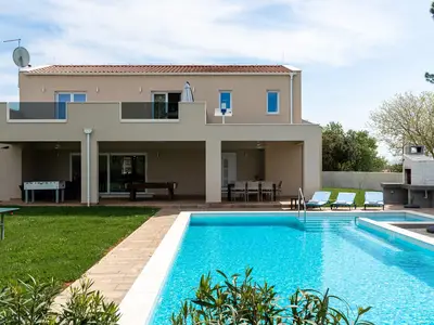 Villa für 8 Personen (250 m²) in Brtonigla 1/10