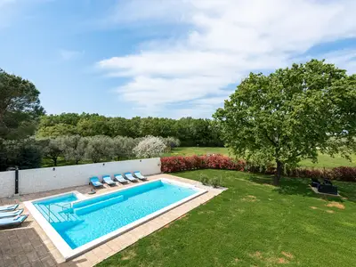 Villa für 8 Personen (250 m²) in Brtonigla 2/10