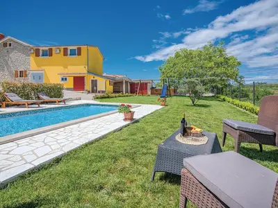 Villa für 8 Personen (200 m²) in Brtonigla 5/10