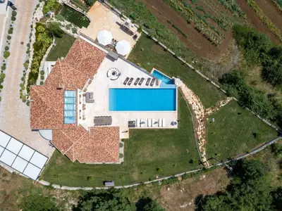 Villa für 14 Personen (750 m²) in Brtonigla 2/10